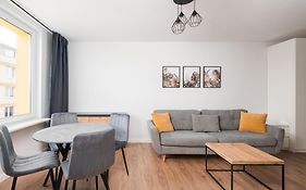 Ochota Stylish Apartment By Bookinghost